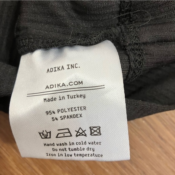 Adika Black Ribbed Crop Bralette Top (XS) - Picture 3 of 4